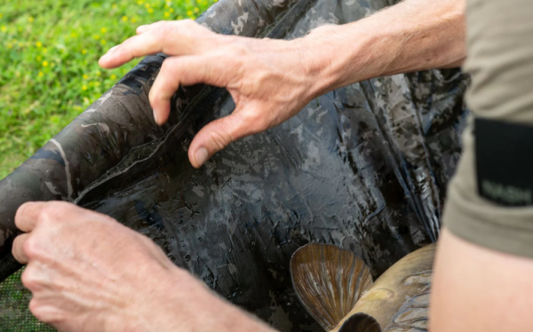 2423 Nash Hi-Protect Carp Cradles