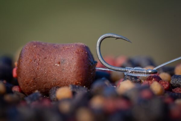 Guru Super MWG Hook (Barbed/Eyed)