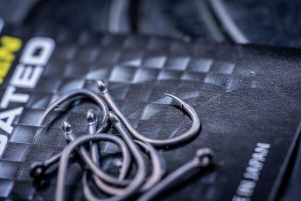 Guru Super MWG Hook (Barbed/Eyed)