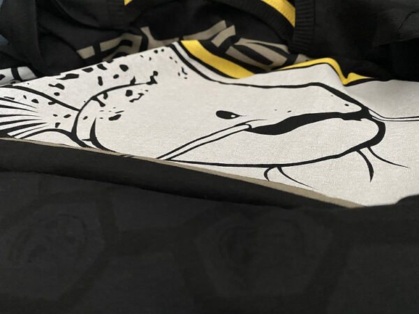 Hotspot Design T-shirt Linear Catfish