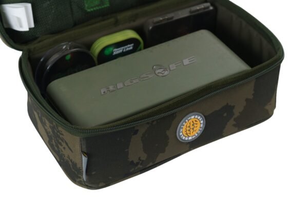 Solar Worldwide Tackle Stations